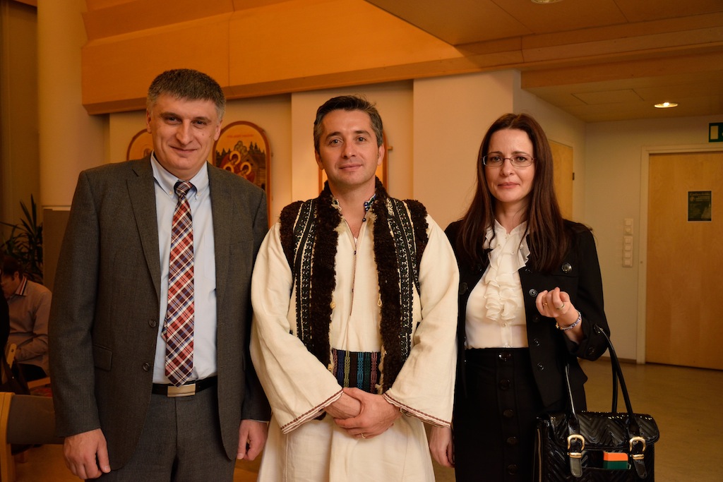 Excelența Sa Dl Cătălin Avramescu împreună cu Prof Mircea Guină și Dna Adina Avramescu